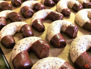 Krehké makové rožky v