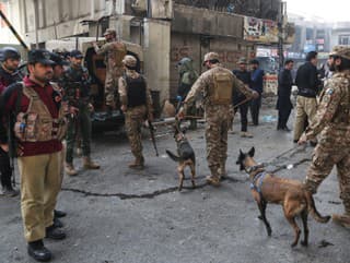 Atentátnici zaútočili na veliteľstvo