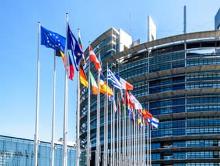 Europarlament schválil obranný program