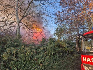 Hasiči zasahujú pri požiari