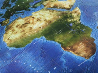 Afrika sa doslova TRHÁ