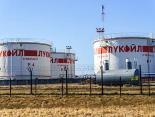 Trump pozastavil sankcie voči