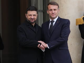 MIMORIADNY ONLINE Macron varoval