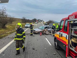 AKTUÁLNE Čelná zrážka dvoch