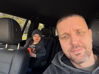 Známy moderátor bojuje s