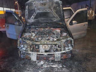 požiar osobného automobilu pred