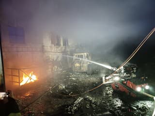 V dôsledku požiaru haly