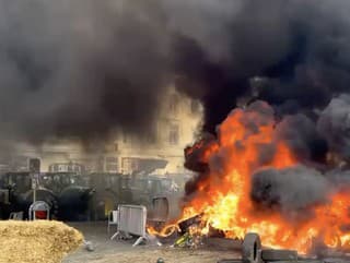 Ulice mesta zahltilo 600