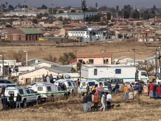 Streľba na hostí baru!