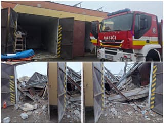 Pri páde strechy zomreli