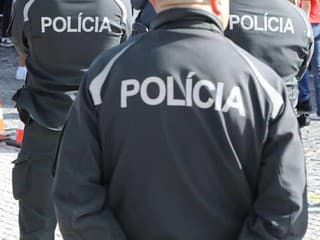 Zhromaždenie policajných a hasičských