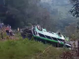 Nehoda autobusu si vyžiadala