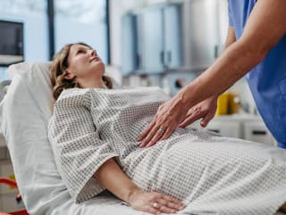 Ak vás bolí brucho