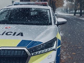 Polícia obvinila štyri osoby