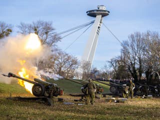 Na snímke delostrelci 5.