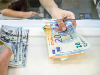 Euro vs. dolár: Kto