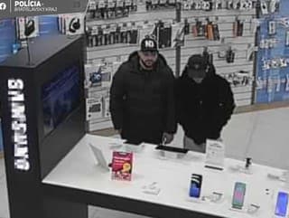 Muži ukradli mobily z