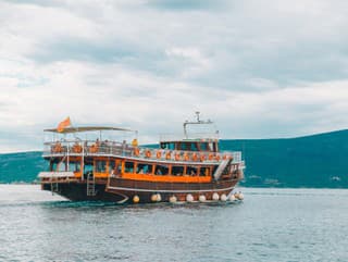 Súd dočasne zabránil úradom