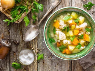 Ako dochutiť zeleninovú polievku: