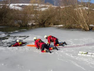 Hasiči radia: Ľad nie