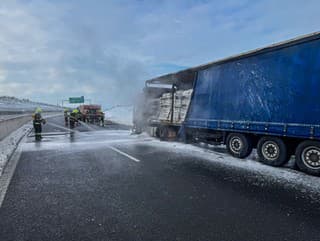 Prekládka nákladu na R4.