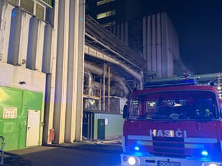 Hasiči od skorého rána