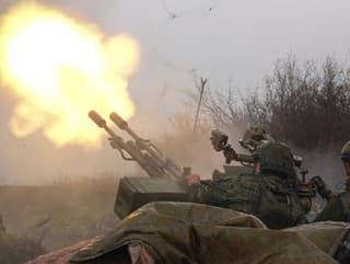 Ruskí vojaci pália na