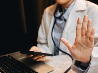 Štát ešte viac pritvrdzuje