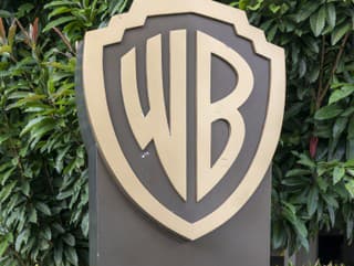 Spor o prevzatie Warner