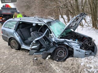 Čelná zrážka dvoch áut