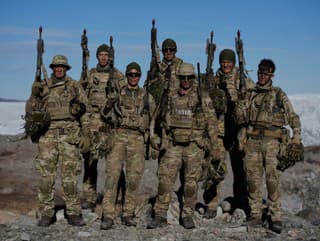 Dánske vojenské sily pózujú