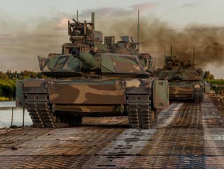 Tanky M1A2 Abrams.