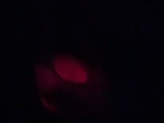 Implantáty svietia v tme!