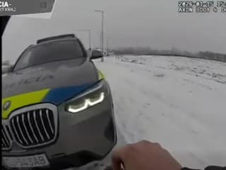 Policajti zachránili poskytnutím prvej