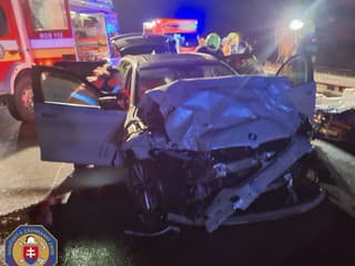 Hasiči zasahovali pri nehode