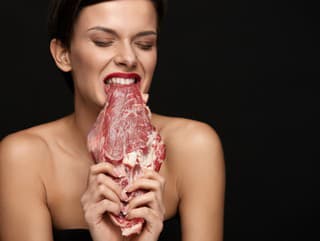 Denne zje takmer kilogram