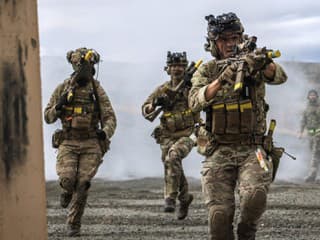 Nórska armáda varuje obyvateľov: