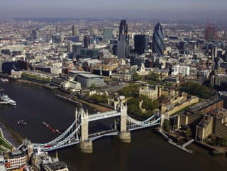 Londýn napriek varovaniam ustúpil: