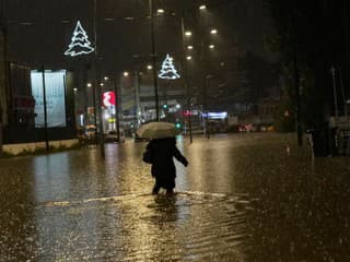 Grécko zasiahlo nepriaznivé počasie: