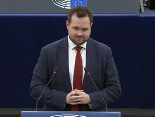 Dánsky europoslanec už totálne