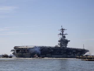 Loď USS Abraham Lincoln