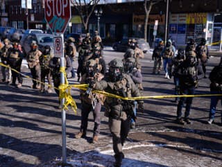 Agenti amerického Imigračného a