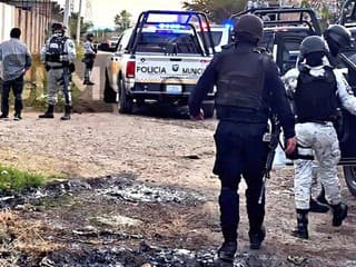 Masaker na ihrisku! Ozbrojené