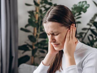 Počujete v ušiach vlastný