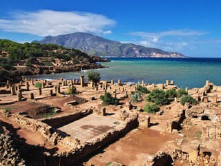 Mesto obývané bohmi: Ruiny