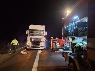 Na havarovanom kamióne došlo