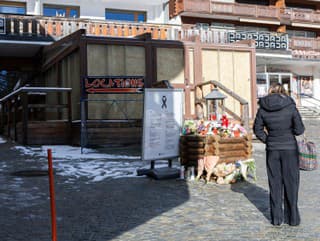 Pamätné miesto pri vchode