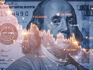 Dolár padá, euro a