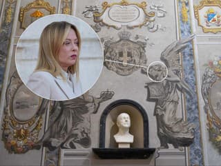 Škandál: Vo výzdobe rímskej