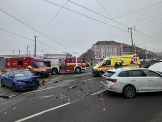 Hasiči doobeda zasahovali pri